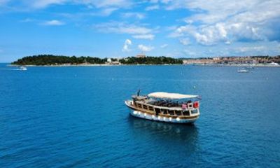 Sunset Boat Trip with Dolphin Watching in Novigrad