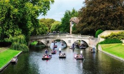 Private Cambridge Punting by University Students