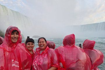 Niagara Beyond the Falls Walking Tour and Cruise Seasonal