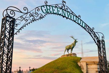 Beignets and Burials Tour of New Orleans Iconic Cemeteries