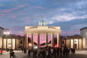 Discover through the middle with the rickshaw