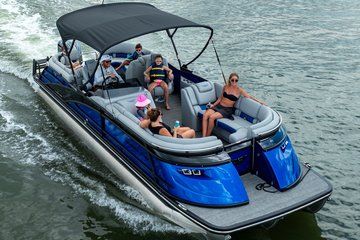 6 Hour 25 ft. Luxury Pontoon Private Hilton Head Boat Rental