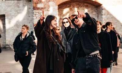 Krakow History Walking Tour with Drink and Polish Snack