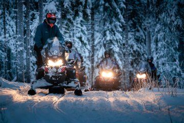 Evening Adventure with Snowmobile and Snacks