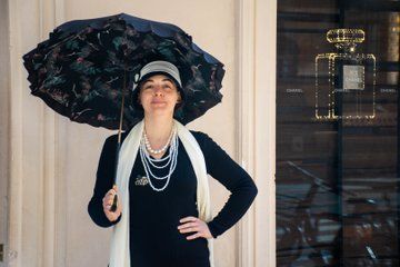 The Secrets of Coco Chanel : Unraveling the Fashion Icon