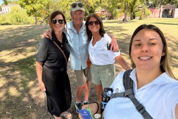 Authentic Colony on Walking Tour of Its Historic Quarter