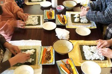 Experience Japanese Home Cooking Make Temaki Sushi