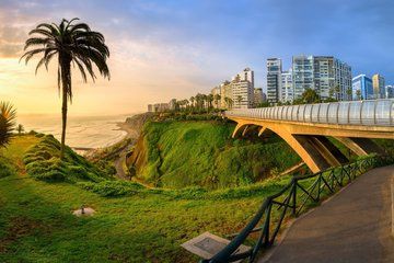 Lima Private Coastal Tour Miraflores Barranco and Ocean Views