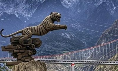2-Day Tiger Leaping Gorge Trek Conquer the 28 Bends Challenge