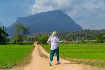 Chiang Dao Cave and Hill Tribe Tour from Chiang Mai with Lunch