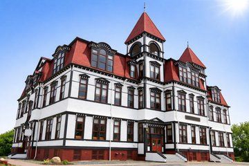 Private Peggy’s Cove, Mahone Bay and Lunenburg Tour From Halifax