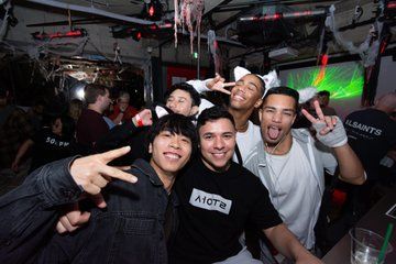 Tokyo Shinjuku Gay Bar Crawl with Drinks