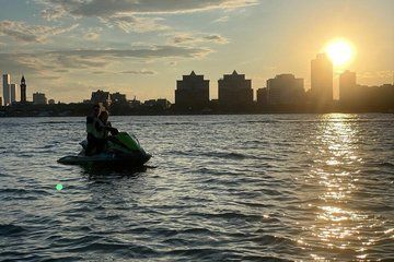 60 Minutes New York Harbor Sunset Tour