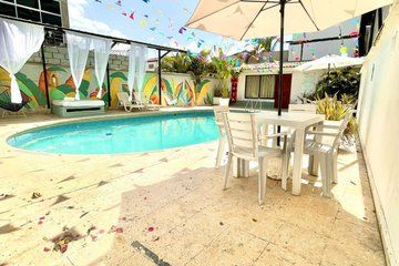 Spend in Hotel de Crespo with Pool