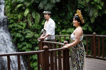 Experience Balinese Royalty Cultural Photoshoot in Bali