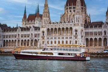 Budget Danube Express with 45 Minute River Cruise in Budapest