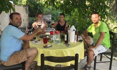 Roshnik Wine Tasting and Rakia Flow