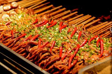 Private Chengdu Evening Food Tour with Local Route Options