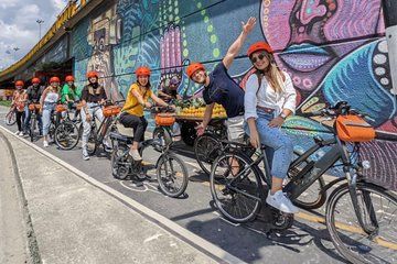 Best of Gdansk - Bike Tour of Old Town and Shipyard