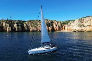 Sailing the Golden Coast of Algarve with Drinks and Stand-up