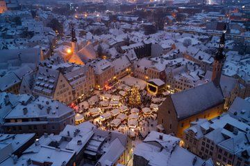 Tallinn Guided Sightseeing Tour with Premium Car