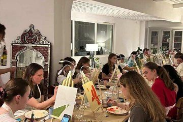 Cake Workshop and Creative Painting Experience in Paris