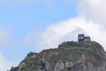 Day Tour : Antongona Hike & Lemurs Discovery