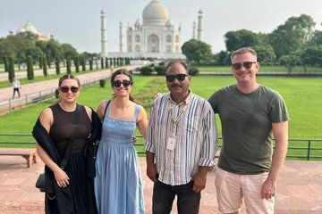 Exclusive Private Tour of Agra: Taj Mahal, Agra Fort & Baby Taj.