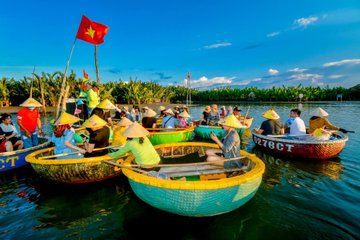Hoi An Eco Cooking Class with Market and Basket Boat