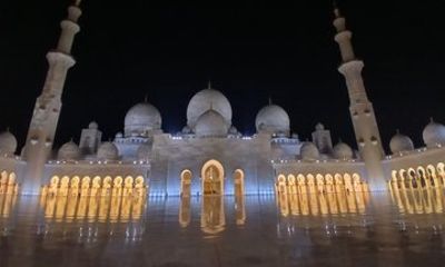 Private Abu Dhabi by Night with Professional Driver