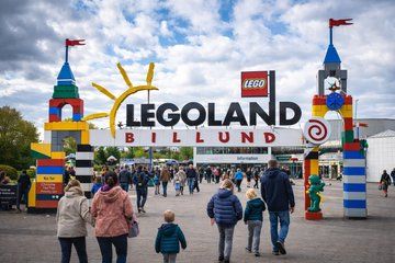 Copenhagen to LEGOLAND Billund Private Transfer–Chauffeur Service