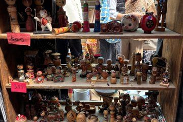 Tokyo Antique Market and Vintage Shopping Tour