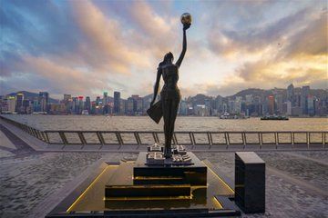 Hong Kong Victoria Harbour Sunset 3 and a half Hour Guided Tour