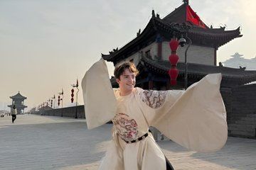 Private Xi'an Tour City Wall, Pagoda and Muslim Quarter