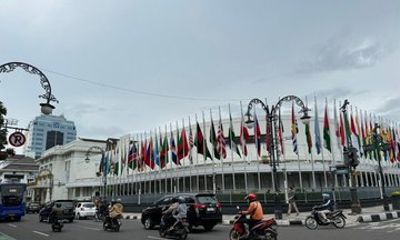 Jakarta Bandung 4 Days 3 Nights by Speed Train