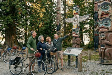 Stanley Park's Heritage Private Cycling Tour in Vancouver