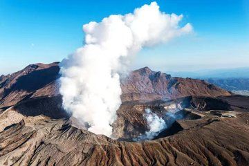 Kumamoto Castle, Mount Aso and Kusasenri 1 Day Tour