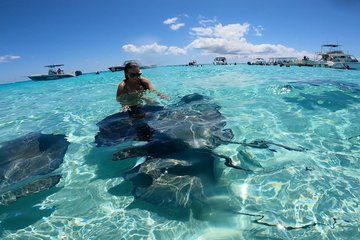 Private Grand Cayman Boat Charters Stingray City and Snorkeling