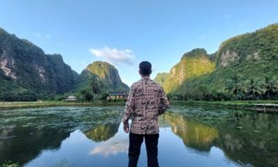 Rammang-Rammang Karst Tour: Caves, River and Village With Guide