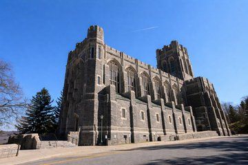 West Point and Bear Mountain Private Tour with Hotel Pick-up
