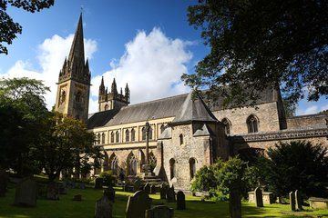 Cardiff: Bay Trail St Fagans and Cathedral Half Day Tour