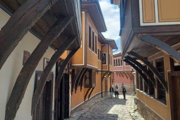 Plovdiv Old Town and Bachkovo Monastery Private Tour from Sofia
