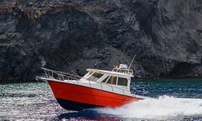 Santorini Private Water Taxi to Skip the Cable Car