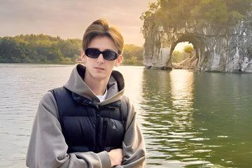 Guilin Reed Flute Cave and Elephant Trunk Hill Tour