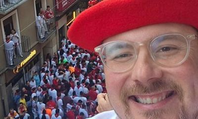 VIP San Fermin: Private Balcony & Luxury San Sebastian Transfer