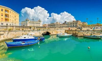 Ortigia Island, Sea Caves & Plemmirio Private Boat Tour