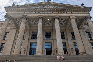 Berlin à la française rickshaw tour Huguenots and Prussian splendor