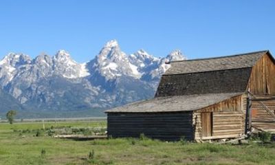 Geysers and Grand Tetons Private Tour from West Yellowstone
