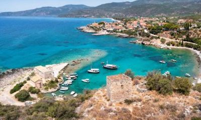 Private Transfer from Patras to Kalamata with 2h Sightseeing Stop