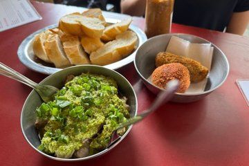 São Suppers Food Tour with 12 Plus Tastings